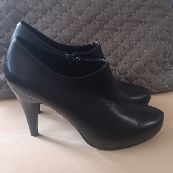 Worthington Black Leather Platform Ankle Booties Womens Size 9 - Picture 1 of 10